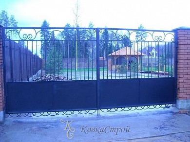 146. Ворота в Екатеринбурге фото
