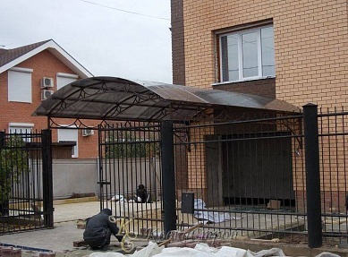 Навес для автомобиля №56 в Екатеринбурге фото