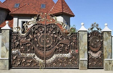 335. Ворота в Екатеринбурге фото
